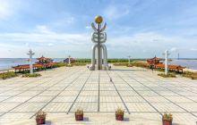 东极广场